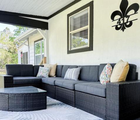 Waveland House | 3BR Stay Near the Sand