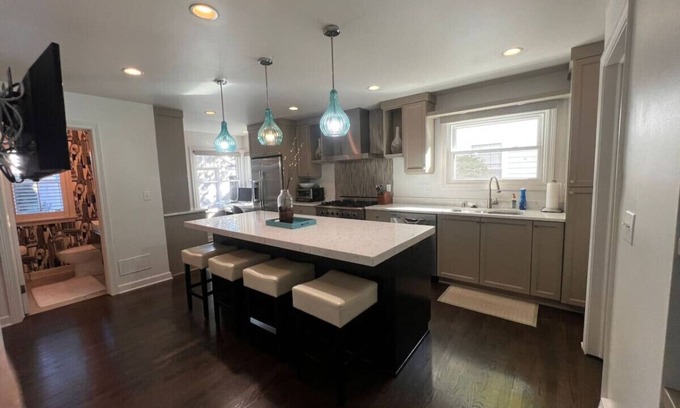 Whitefish Bay House | 3BR Whitefish Bay Wonder!