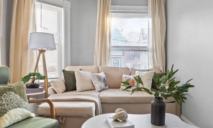 Winter Hill Apartment | 3BR2BATH Lux Home in Somerville