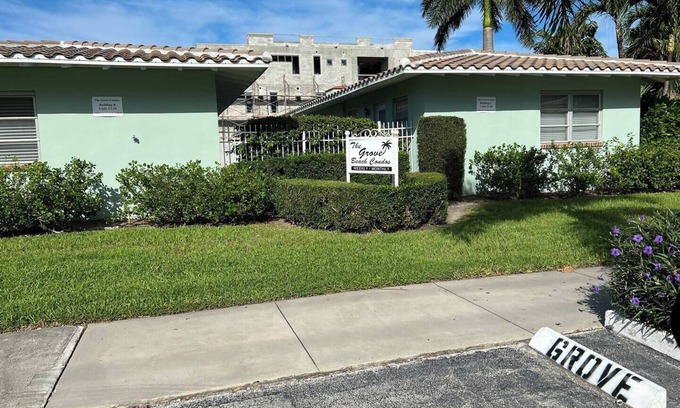 Delray Beach Condo | 3minute walk to the beach🌊& Atlantic Ave-Delray Beach Haven☀️ 1 bed w/pool🏊‍♀️