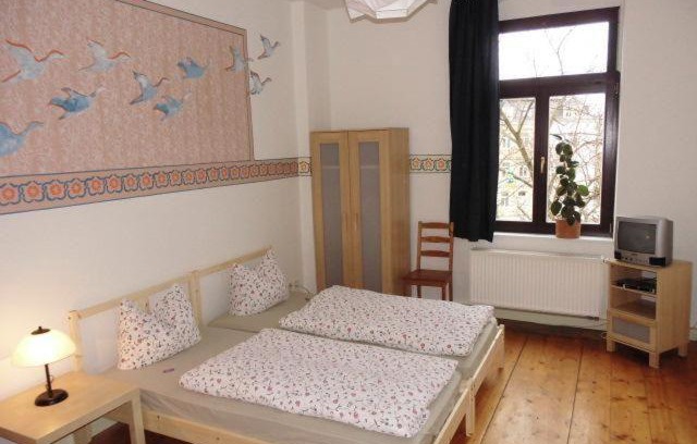 Loebtau Apartment | 3R-Fewo-bis-9-Personen-zentral-T4