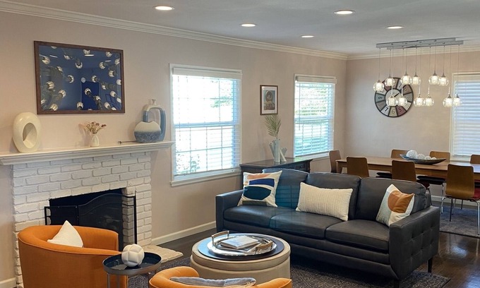 Monrovia House | 4 Bd house/sleeps 9/near DTLA/Universal/Rose Bowl/garage w/EV charger.