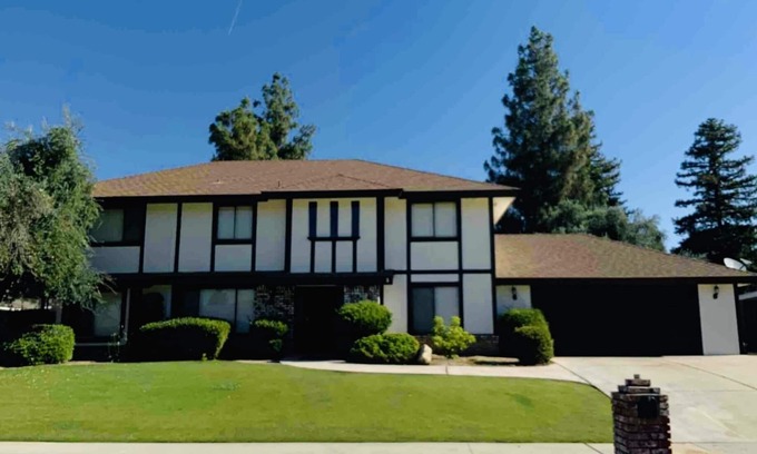 Greenacres House | 4 BED/3BATH huge custom POOL HOME in Fabulous neighborhood!Pool table/fireplace!