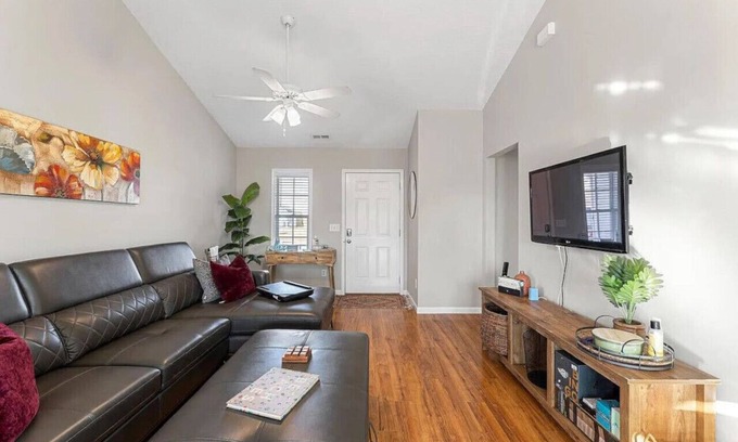 Murraysville Apartment | 4 Bed Beach Getaway! Fenced Yard + Garage Parking
