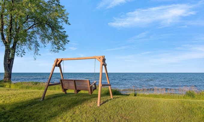 Belgium Cabin | 4 bed house on the shore of Lake Michigan