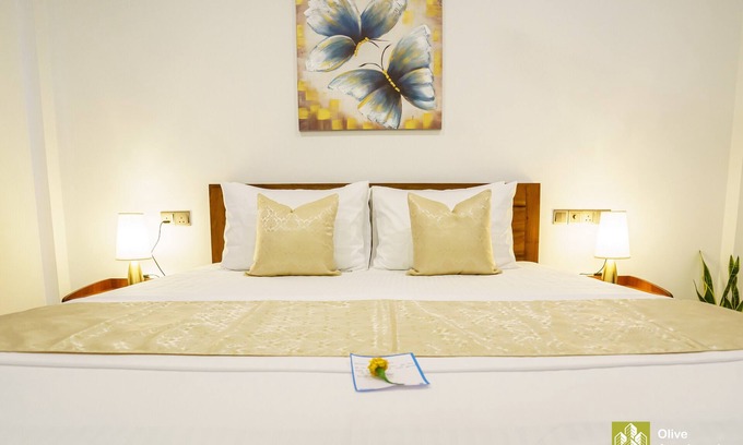 Sri Jayawardenepura Kotte House | 4-bedroom bungalow in lovely Thalawathugoda with WiFi, AC