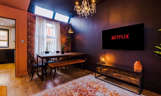 Old Trafford House | 4 Bed Urban Home in Manchester