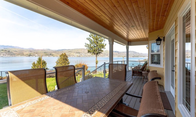 Ardenvoir House | 4 bedroom, 2.5 bath featuring commanding views of the crystal clear waters of Lake Chelan!