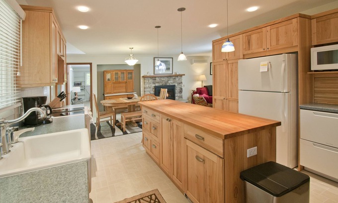 Egg Harbor House | 4 Bedroom, 2 Bath Ranch Home With A Great Egg Harbor Location.
