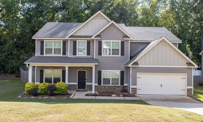 Opelika House | 4 bedroom/3 bath home with bonus spaces close to everything you need or want!