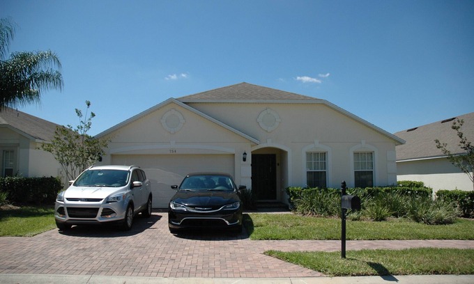 Highgate Park Villa | 4 Bedroom 3 bathroom Executive Villa. Gorgeous view from the pool deck.