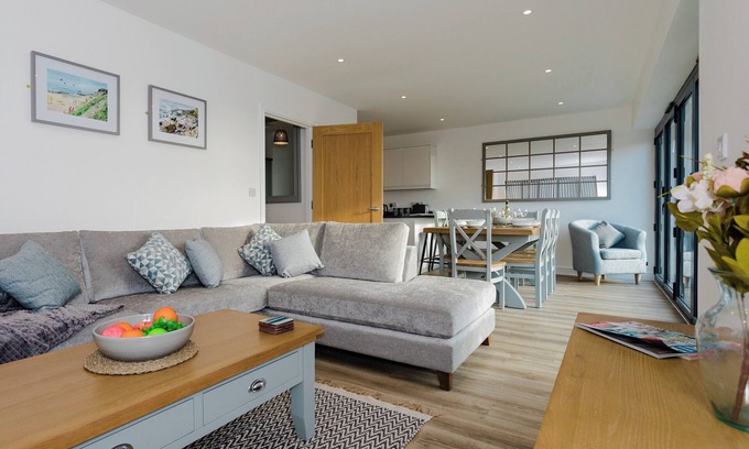 Ventnor House | 4 bedroom accommodation in Ventnor