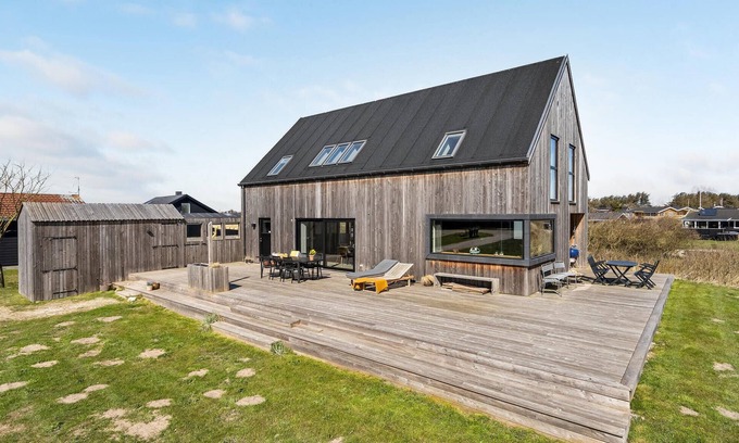 Lokken House | 4 bedroom amazing home in Løkken