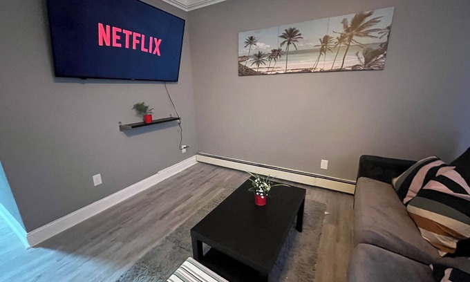 Weequahic Apartment | 4-bedroom apartment near Airport