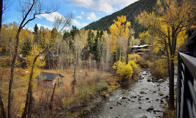 Aspen Condo | 4-Bedroom Aspen Condo on the Roaring Fork River