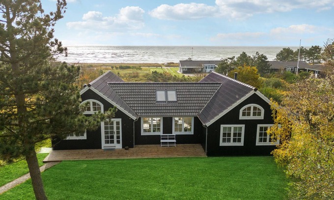 Knebel House | 4 bedroom awesome home in Knebel