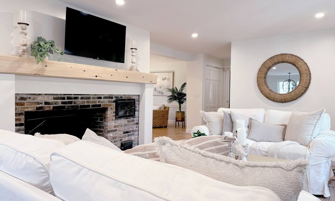 Harwich Center House | 4-bedroom Cape-Style Harwich Home with Fenced-in Yard, Near Beach, Shops & Park