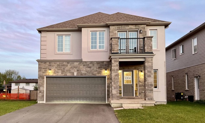 Welland House | 4 bedroom clean and spacious home