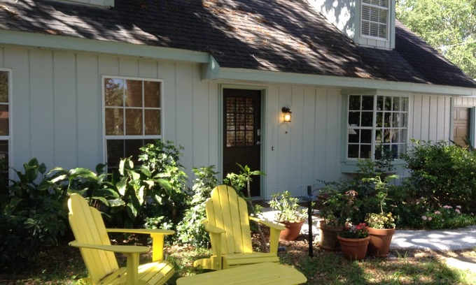 Arlington Park House | 4 Bedroom Cottage Nestled In The Heart Of Sarasota