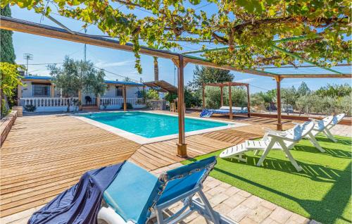 Arahal House | 4 Bedroom Cozy Home In Arahal