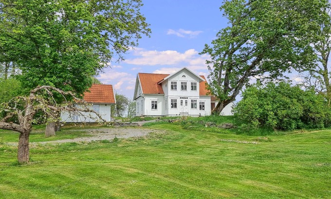 Grastorp House | 4 bedroom cozy home in Flo