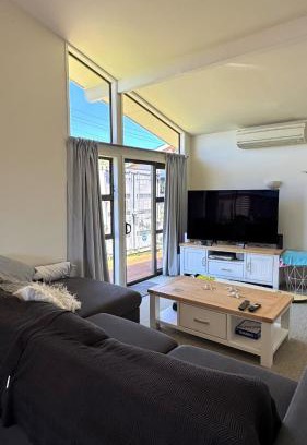 Whangamata House | 4 Bedroom Family Beach House
