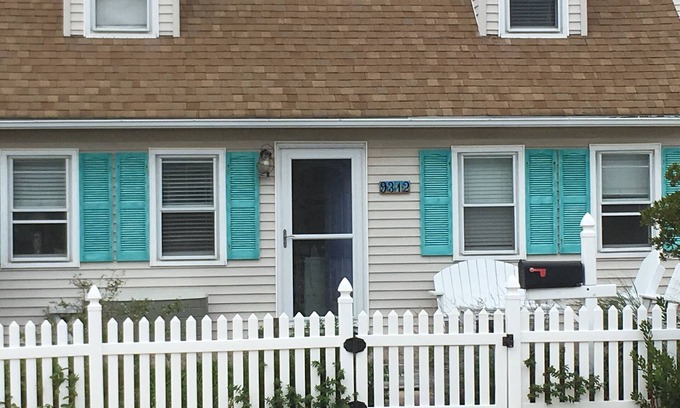 North Beach Haven House | 4 BEDROOM HOUSE ONE BLOCK FROM BEACH.