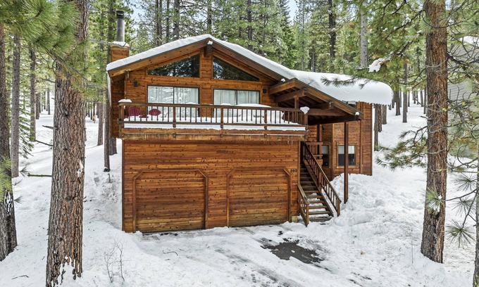 Truckee House | 4 Bedroom Home at 392 Skidder Trail by RedAwning Save 10% on 3 Nights, 15% on 5 Nights!