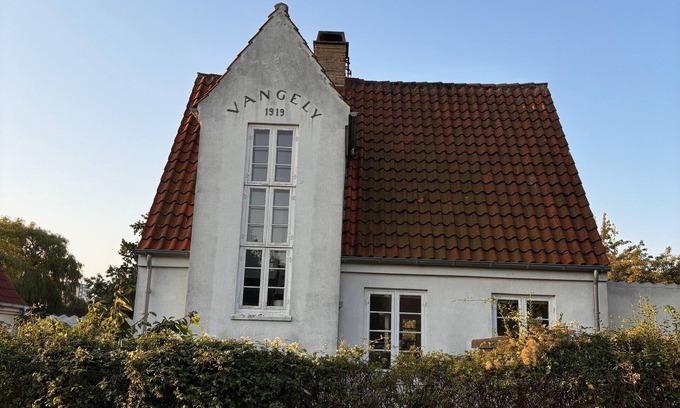 Utterslev House | 4-bedroom house in delightful Copenhagen with own garden