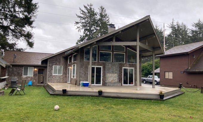 Ocean Shores House | 4-bedroom house in amazing Ocean Shores with WiFi