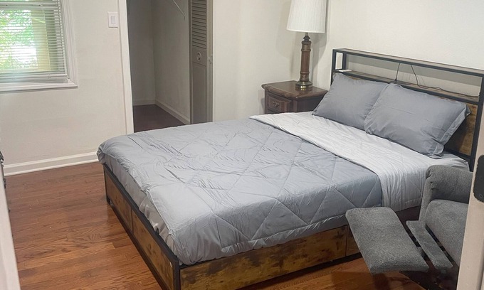 Summerville House | 4-bedroom house in adorable Summerville with AC