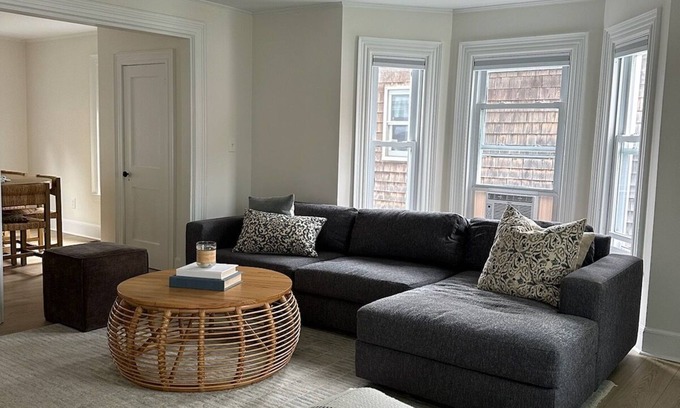 Willard House | 4-bedroom house steps from the beach in welcoming South Portland with AC