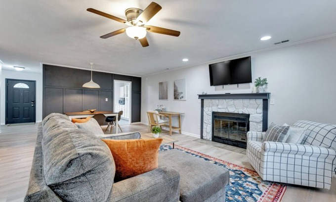Virginia Beach House | 4-bedroom house in welcoming Virginia Beach with WiFi