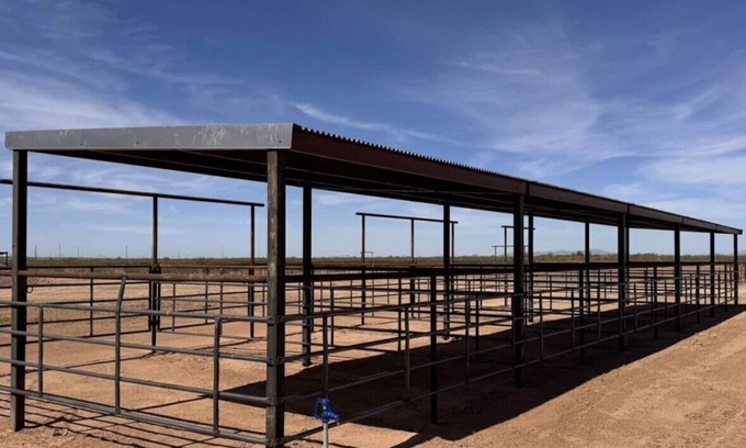 Wittmann House | 4-bedroom house w/4 stalls for your horses in peaceful Wittmann, AZ - 3B26946