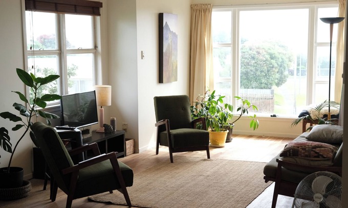 Castlecliff House | 4 Bedroom House with Ocean Views