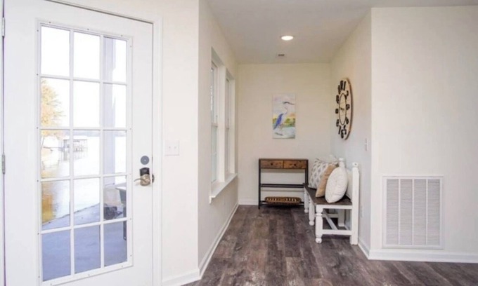 Leesburg House | 4-bedroom lakefront house in charming Leesburg with WiFi, AC.Enjoy your stay