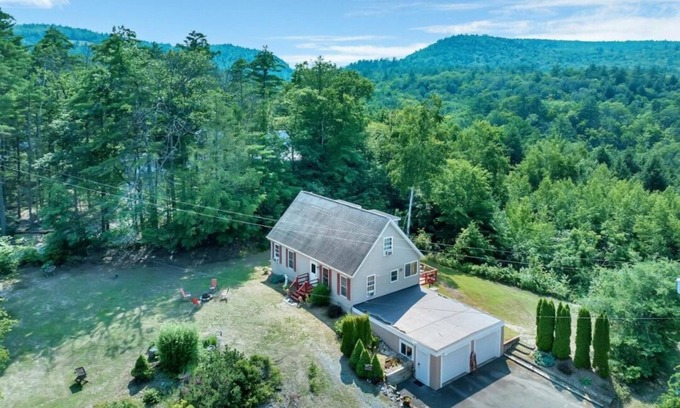 Lake George House | 4-bedroom Mountain View villa in Lake George