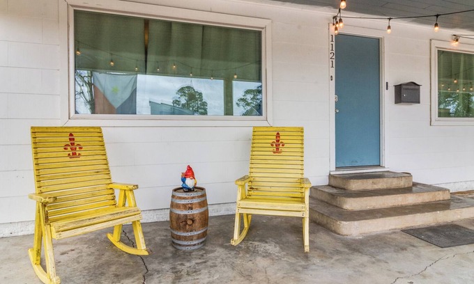 Downtown House | 4 Bedroom Oasis - Middle of Downtown Lafayette!