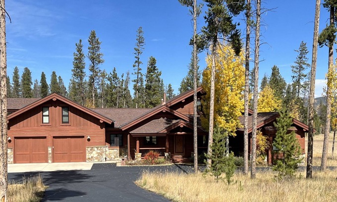 Granby House | 4 Bedroom pet friendly home with stunning views close to Winter Park Ski Resort