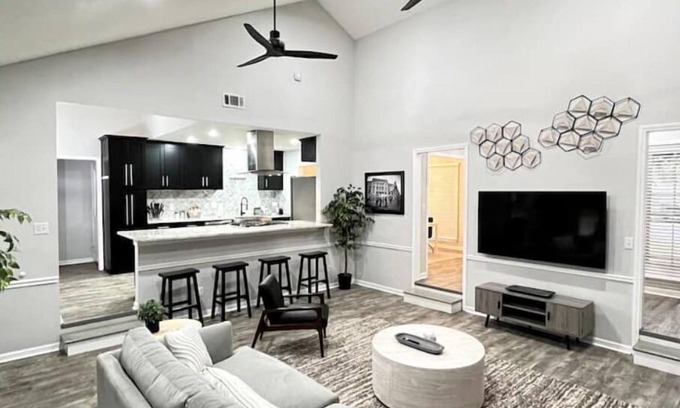 Columbus House | 4 Bedroom Retreat — Close to Ft Benning: Modern, Cozy, and Mins to Everything!