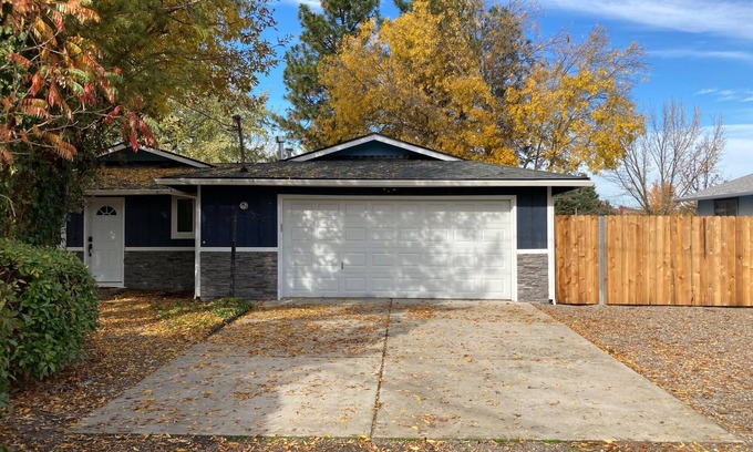 Medford House | 4-bedroom TV in each room. Convenient location. Ample Parking.