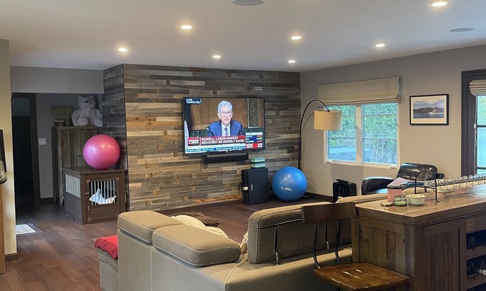 North Arroyo House | 4-bedroom vacation home just 15-minute walk to Rose Bowl Stadium