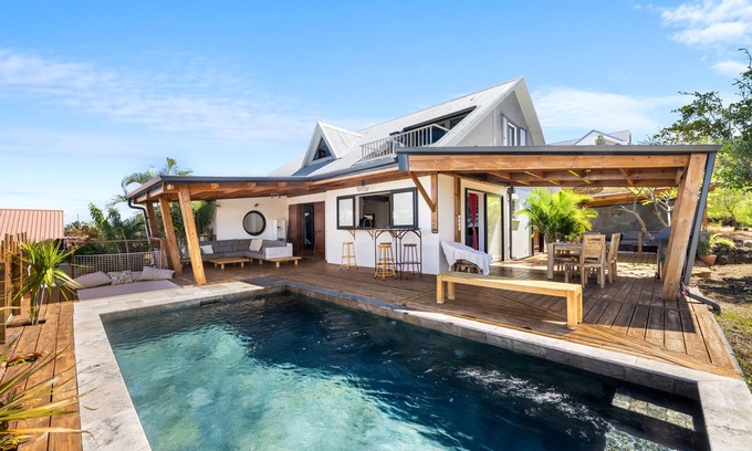 Saint-Leu Villa | 4-bedroom villa, sleeps 10, Saint-Leu. Swimming pool, quiet and comfortable!