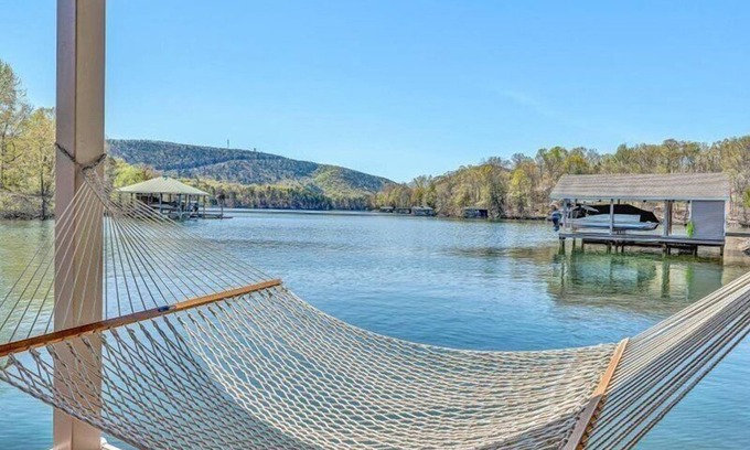 Huddleston House | 4 Bedrooms, 1 Flex Room, 4 Bathrooms! Showplace Home w/Great Dock! Wifi! Game Room! Come Visit "Dr