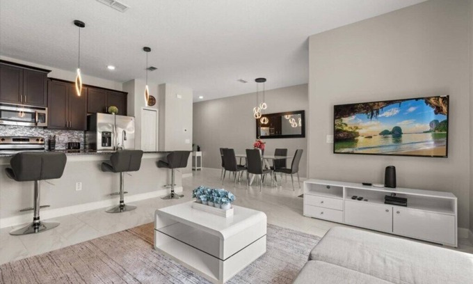 Kissimmee House | 4 Bedrooms/3 Bathrooms/Storey Lake (4792CT)