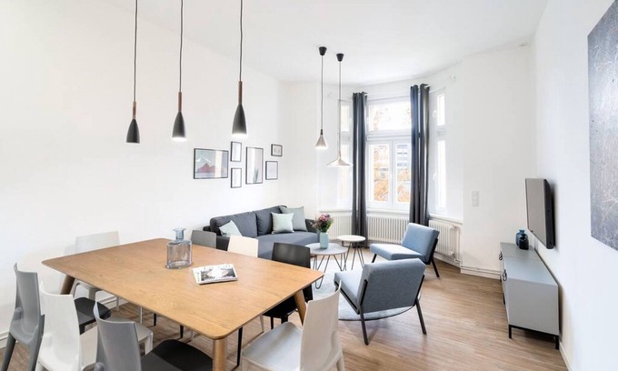Mitte Apartment | 4-Bedrooms Apartment (130sqm) with a comfy balcony(6)