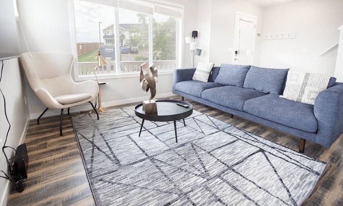Fort Gary House | 4 Bedrooms Townhouse with Parking & Wi-Fi