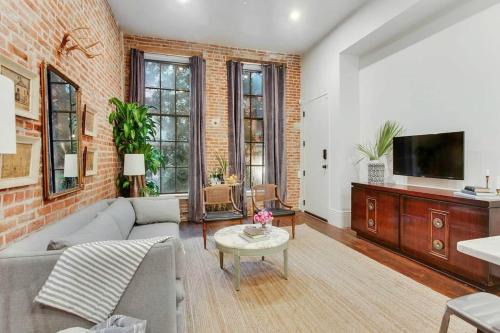 Central Business District Hotel | 4-br Hotel Suite Near Bourbon St