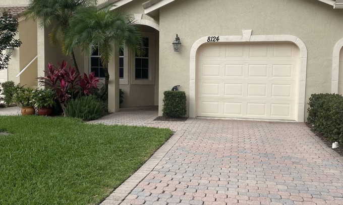 Port Saint Lucie House | 4 Br Townhouse In Beautiful Castlepines - PGA Village
