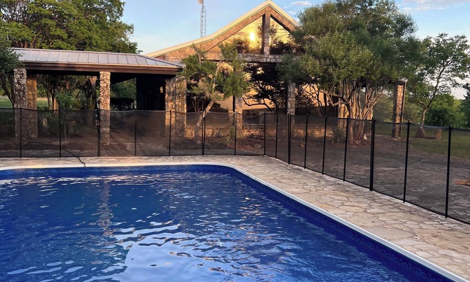Glen Rose House | 4 BR w/Pool, Views, Farm & Ranch Stay- Flower Farm, Goats, Pigs, Disc Golf!
